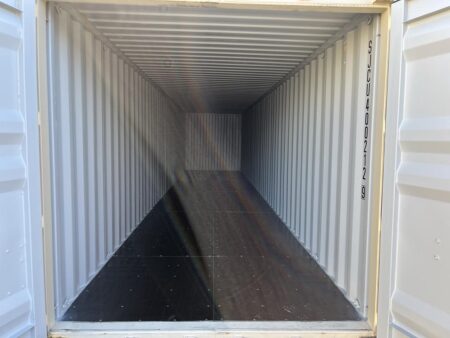 Spacious Interior of 40' New Containers for Storage and Transport