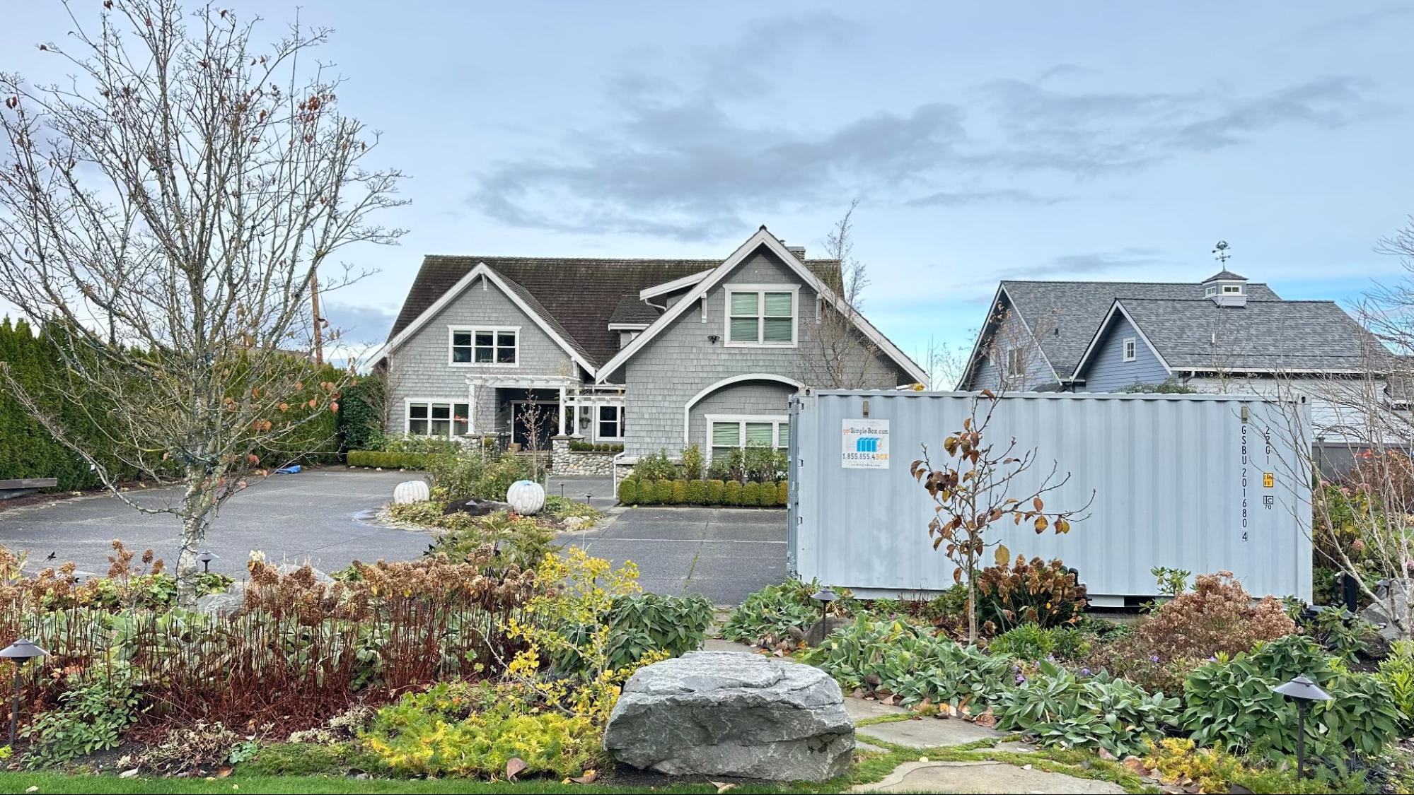 Get Simple Box shipping containers delivered with proper spacing and placement for homeowners in Yakima