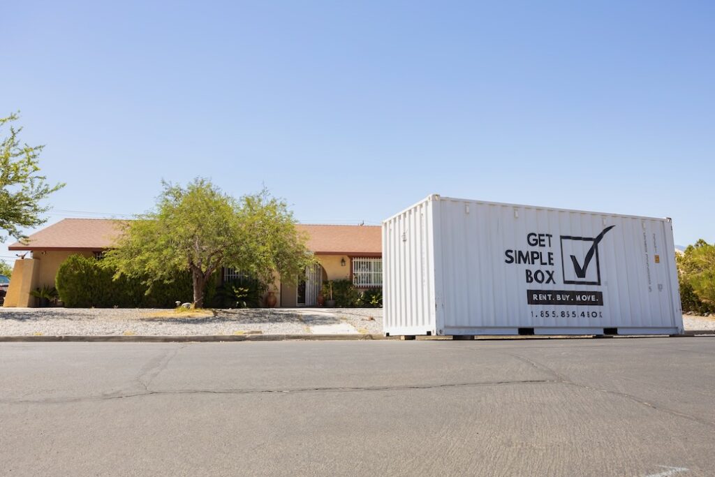 Choosing a shipping container in Palm Springs