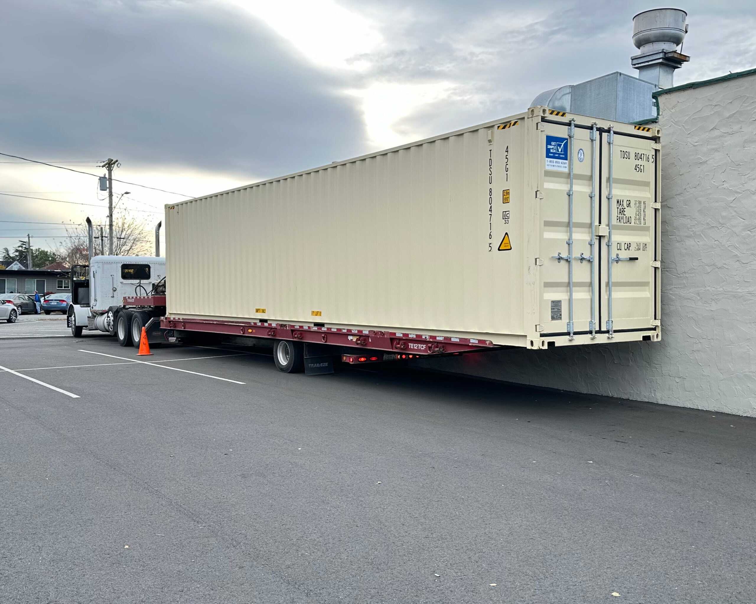 Shipping container delivery and placement in Ellensburg, Grant County